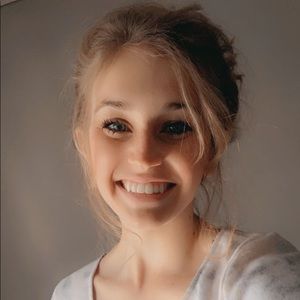 Meet your Posher, Abby